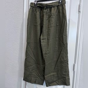 NWOT - crop wide leg women’s pants